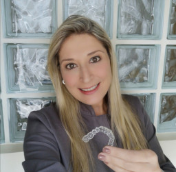 Foto de Dra. Michelle Cano Rodrigues